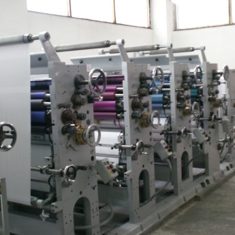 roll to : a) continous zigzag a b) sheeter c) rollmanuel forsa : from min weight to 300-350 gsm weight matte paper , absorbent airlaid and similar meterials ( for glossy surfaces UV drying optional) machine is 8 ünits total length