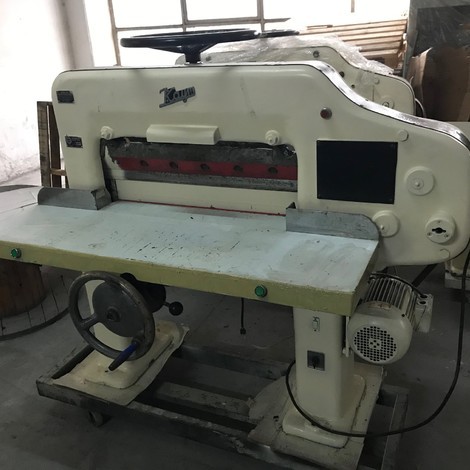 Used KAYM 72cm paper ctter for sale. 72CM KAYM PAPER CUTTER CLEAN